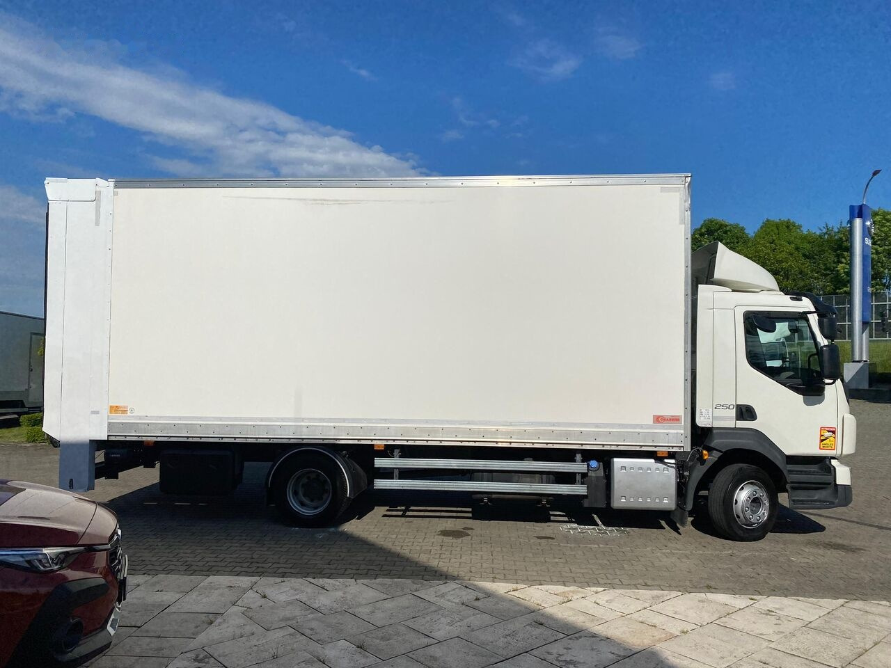 Dobozos felépítményű teherautó Volvo FL250 / E6 / UP TO 32 EPALET / LOW KM / BIG RAMP / 2 LEVELS: 8 kép.