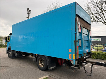 Volvo FM 370 4X2 EURO 6 + BOX 7,35 METER + CARGOLIFT Z  - Dobozos felépítményű teherautó: 4 kép.