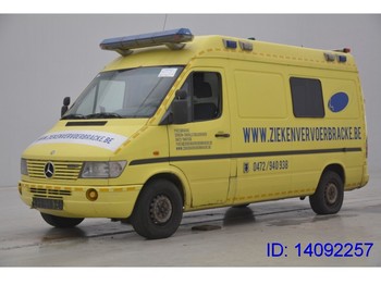 Mentőautó Mercedes-Benz Sprinter Sprinter 312D Ambulance