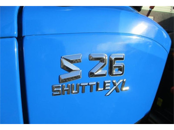 Kommunális traktor Solis S26 Shuttle XL 9x9 med store brede Turf hjul på ti: 2 kép.