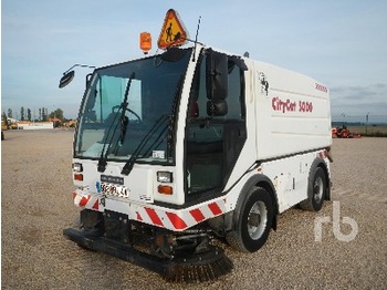 Bucher CITYCAT 5000 4X4X4 - Utcaseprő gép