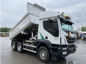 Billenőplatós teherautó IVECO Trakker