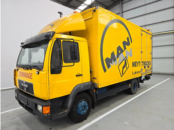 Dobozos felépítményű teherautó MAN L2000
