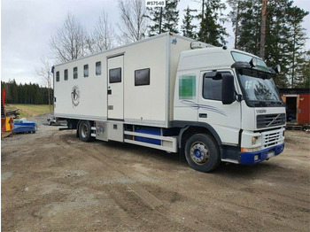 Állatszállító teherautó VOLVO FM7