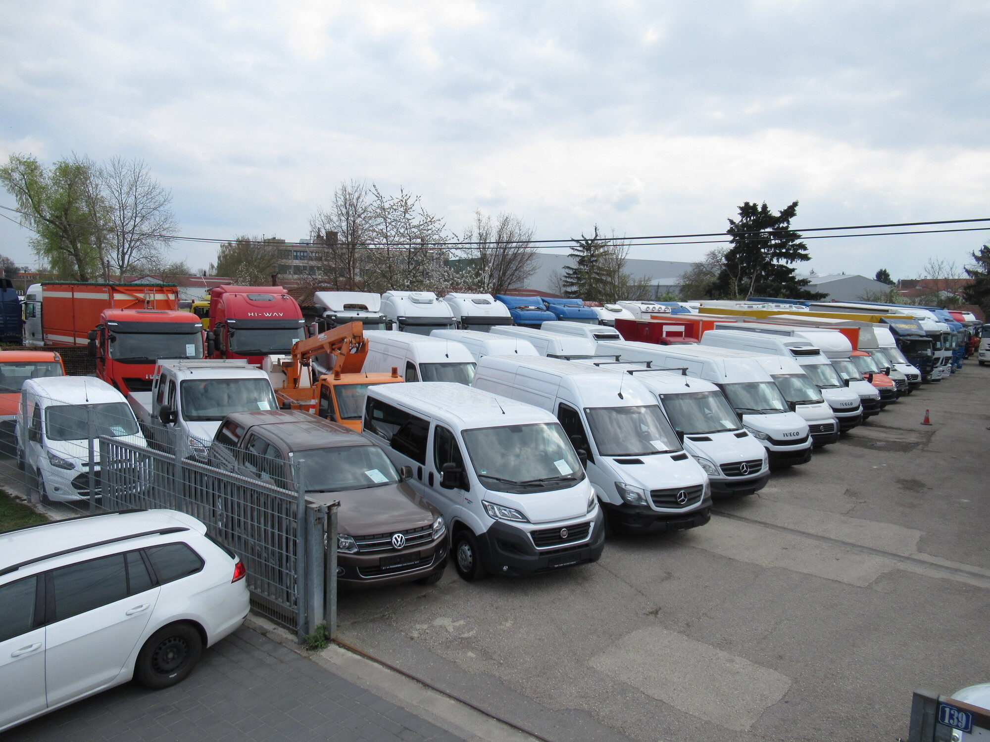 AutoStratis - Kisteherautók - 4x2, dízel, sebességváltó: manuális undefined: 6 kép.