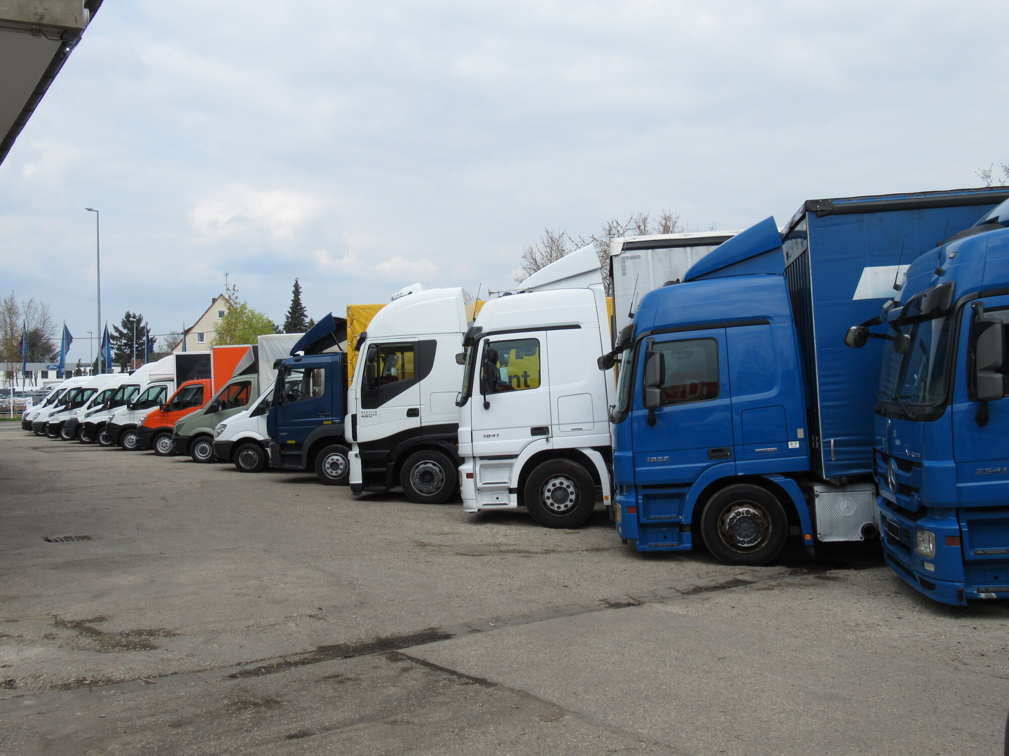 AutoStratis - Kisteherautók - 4x2, dízel, sebességváltó: manuális undefined: 5 kép.