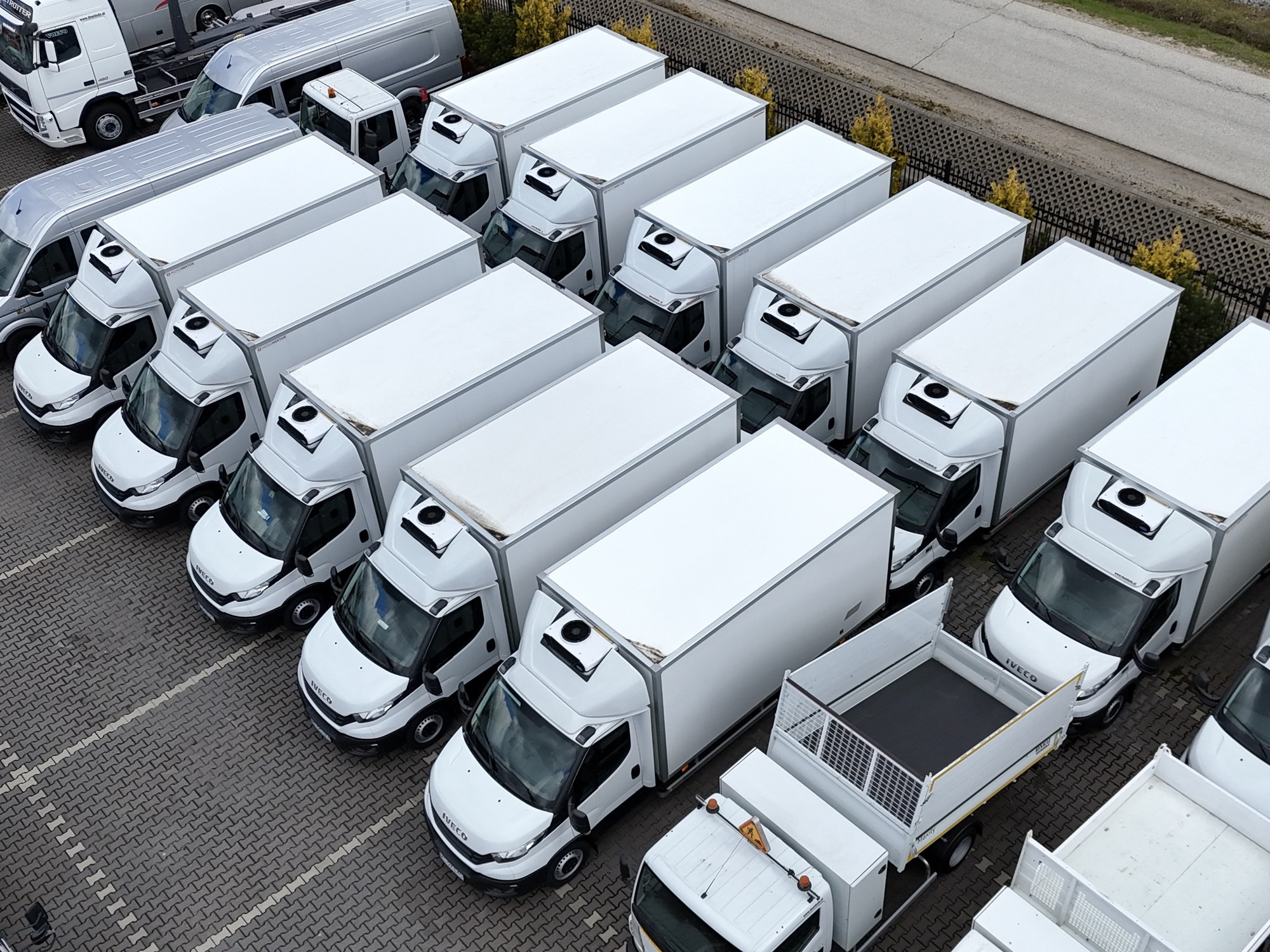 DUETDUDA - Félpótkocsik undefined: 30 kép.