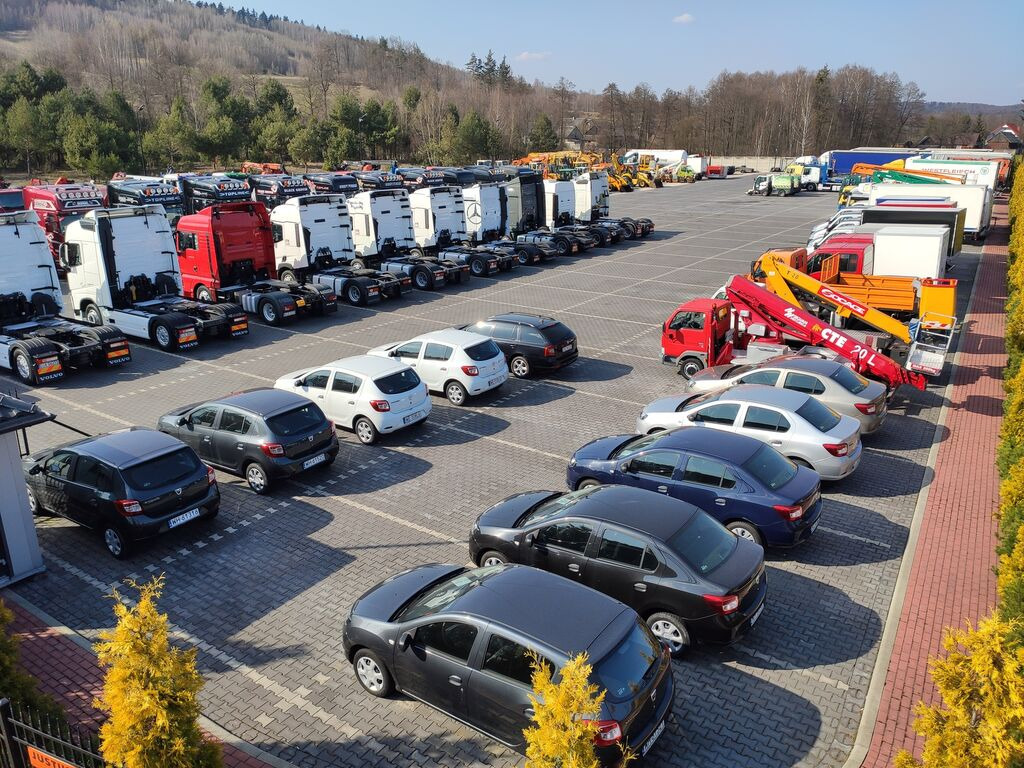 DUETDUDA - Félpótkocsik undefined: 16 kép.