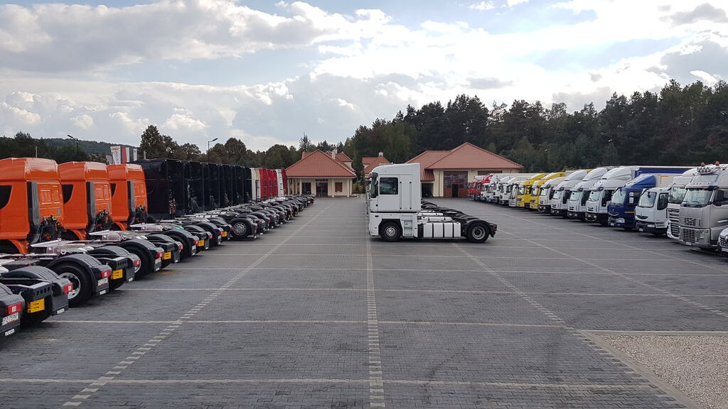 DUETDUDA - Félpótkocsik undefined: 13 kép.