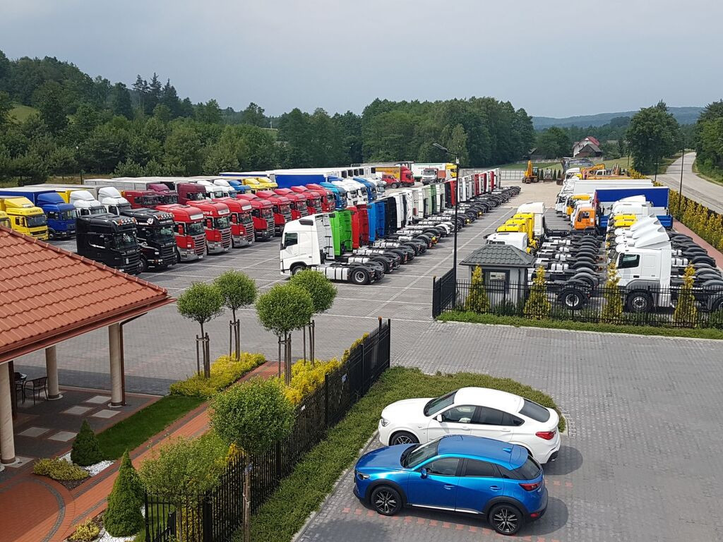 DUETDUDA - Félpótkocsik undefined: 18 kép.