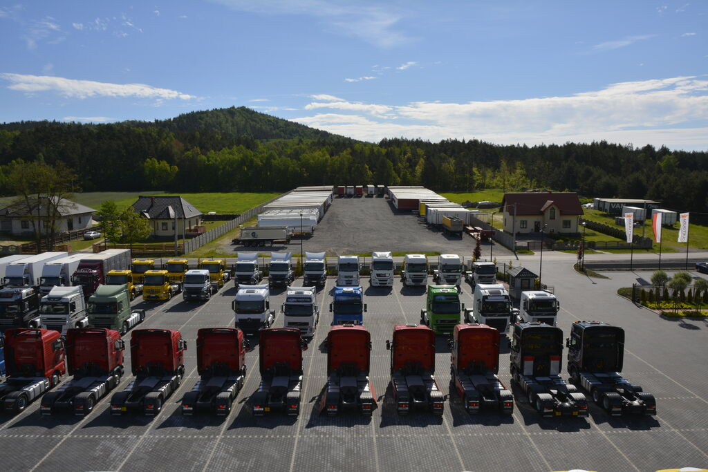 DUETDUDA - Félpótkocsik undefined: 8 kép.