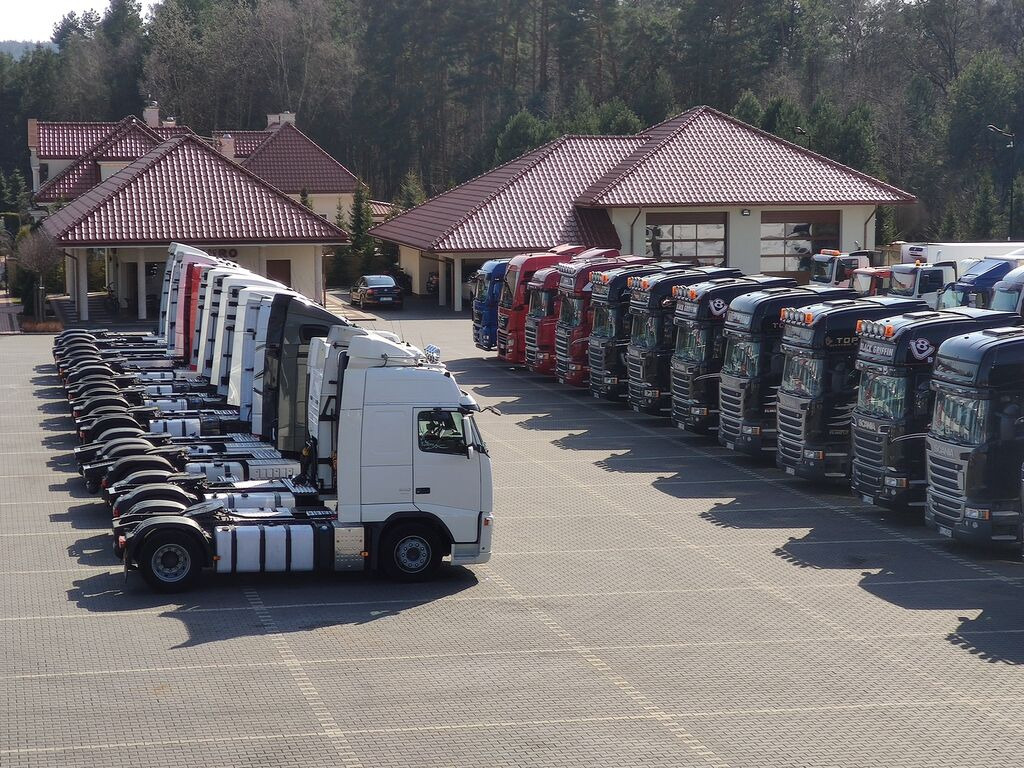 DUETDUDA - Félpótkocsik undefined: 23 kép.