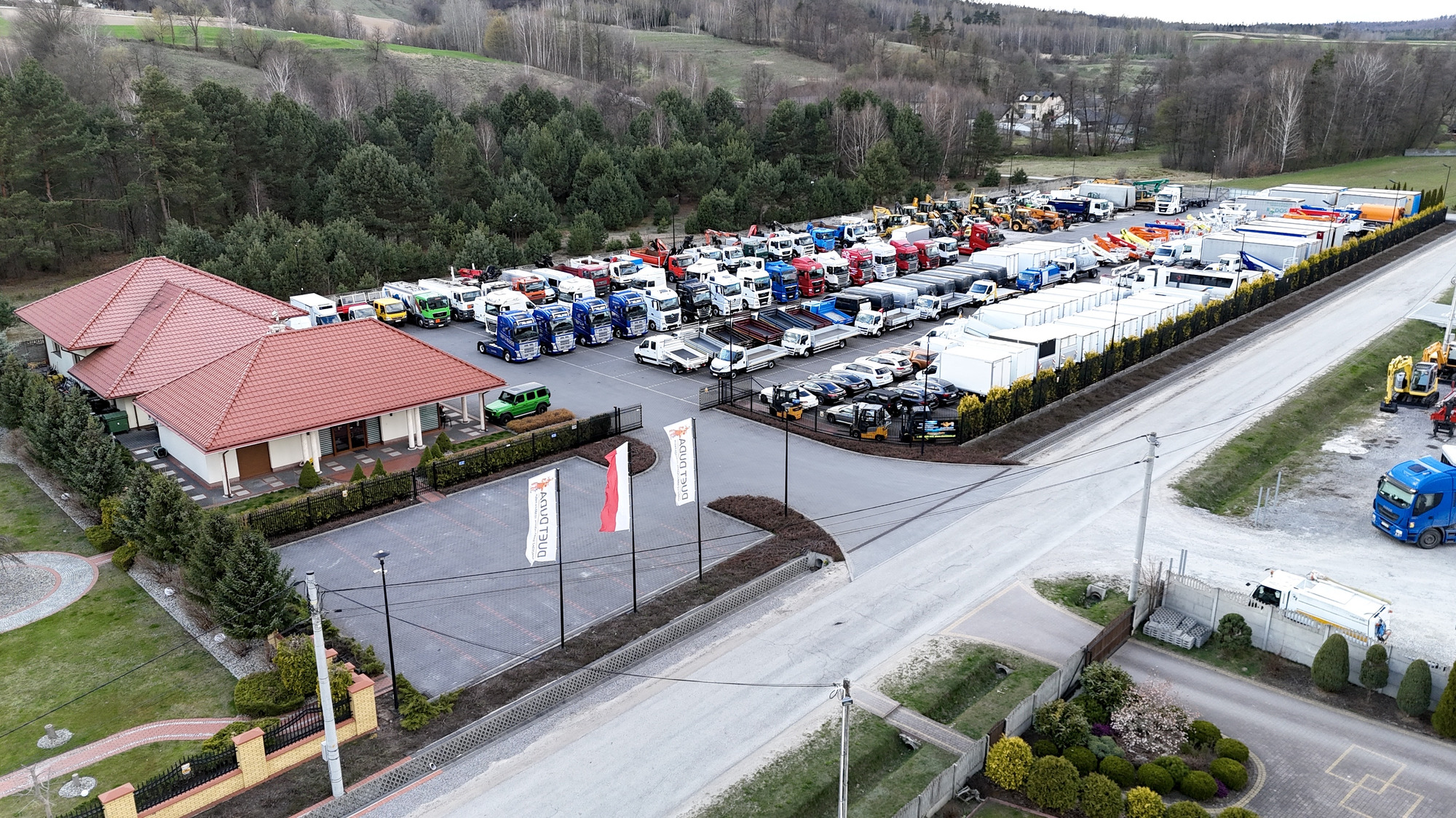 DUETDUDA - Félpótkocsik undefined: 29 kép.