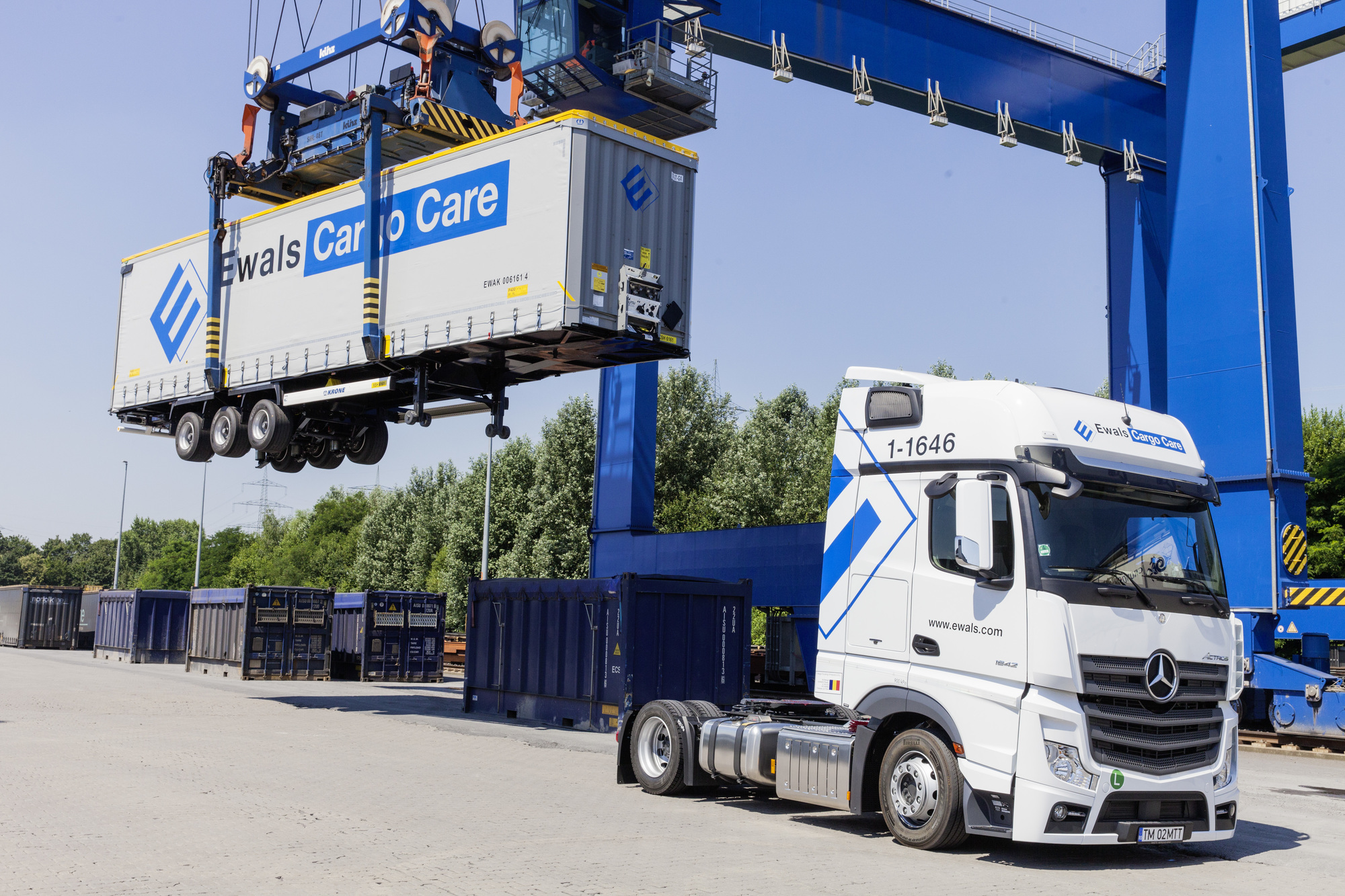 EWALS TRADE & SERVICES B.V. - eladó járművek undefined: 1 kép.