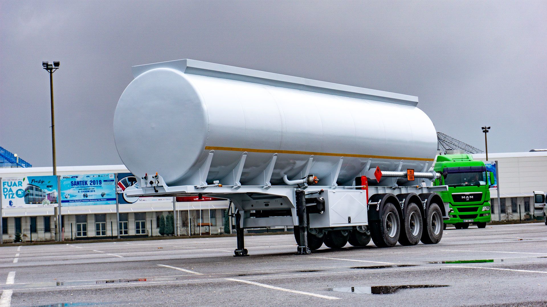 STU TRAILER DORSE ITHALAT IHRACAT LTD. STI. - eladó járművek undefined: 14 kép.