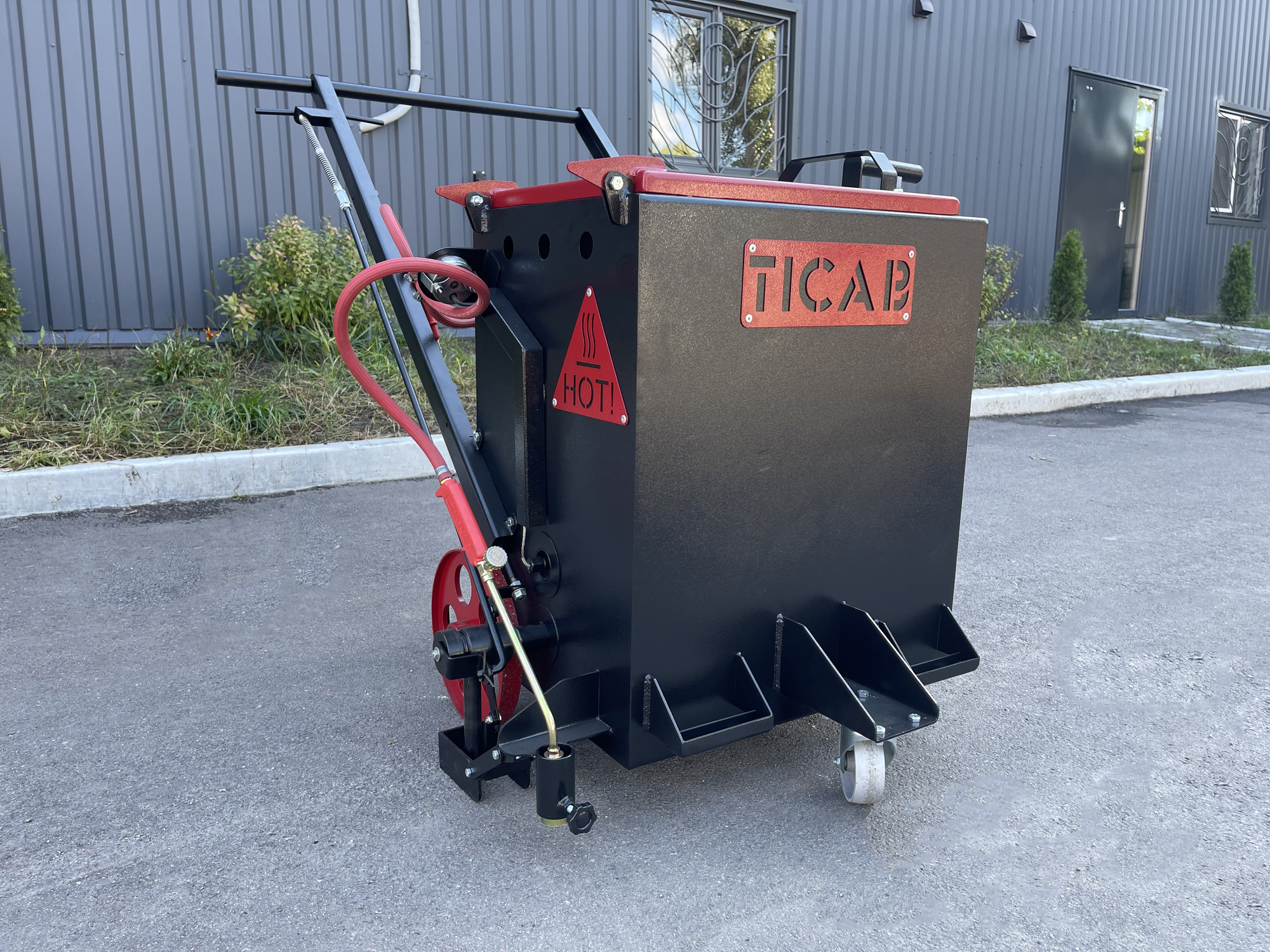 TRADE INDUSTRIAL COMPANY AB - eladó járművek undefined: 25 kép.