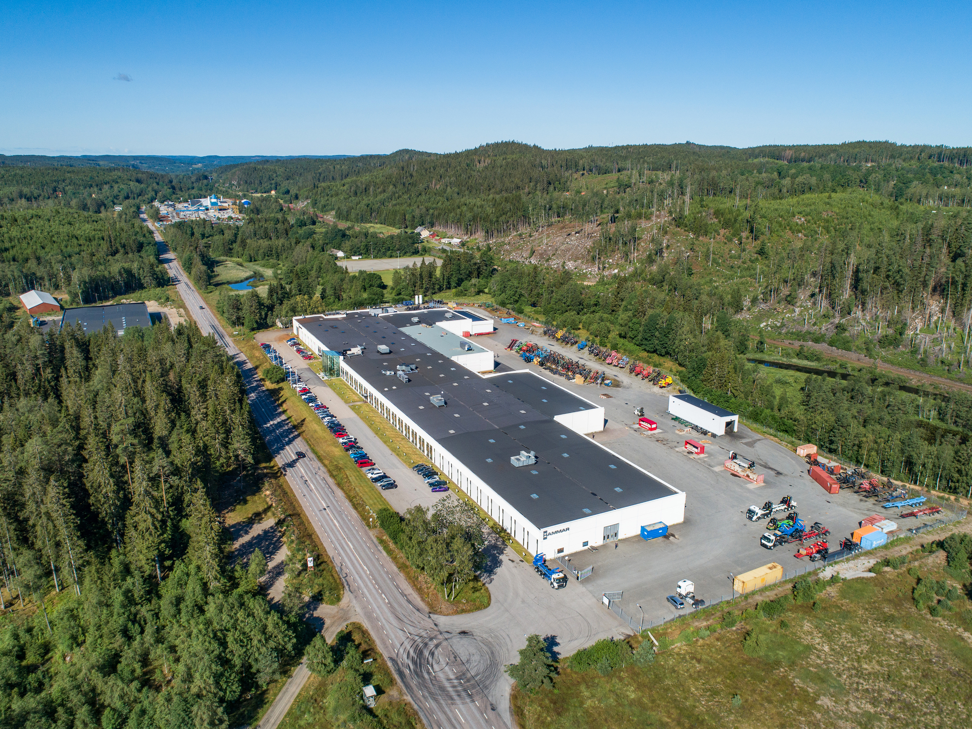 HAMMAR MASKIN AB - eladó járművek undefined: 3 kép.