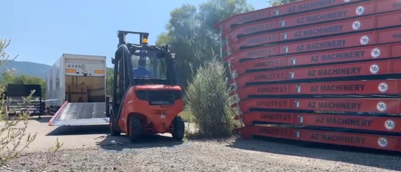 SARL AZ MACHINERY - eladó járművek undefined: 20 kép.