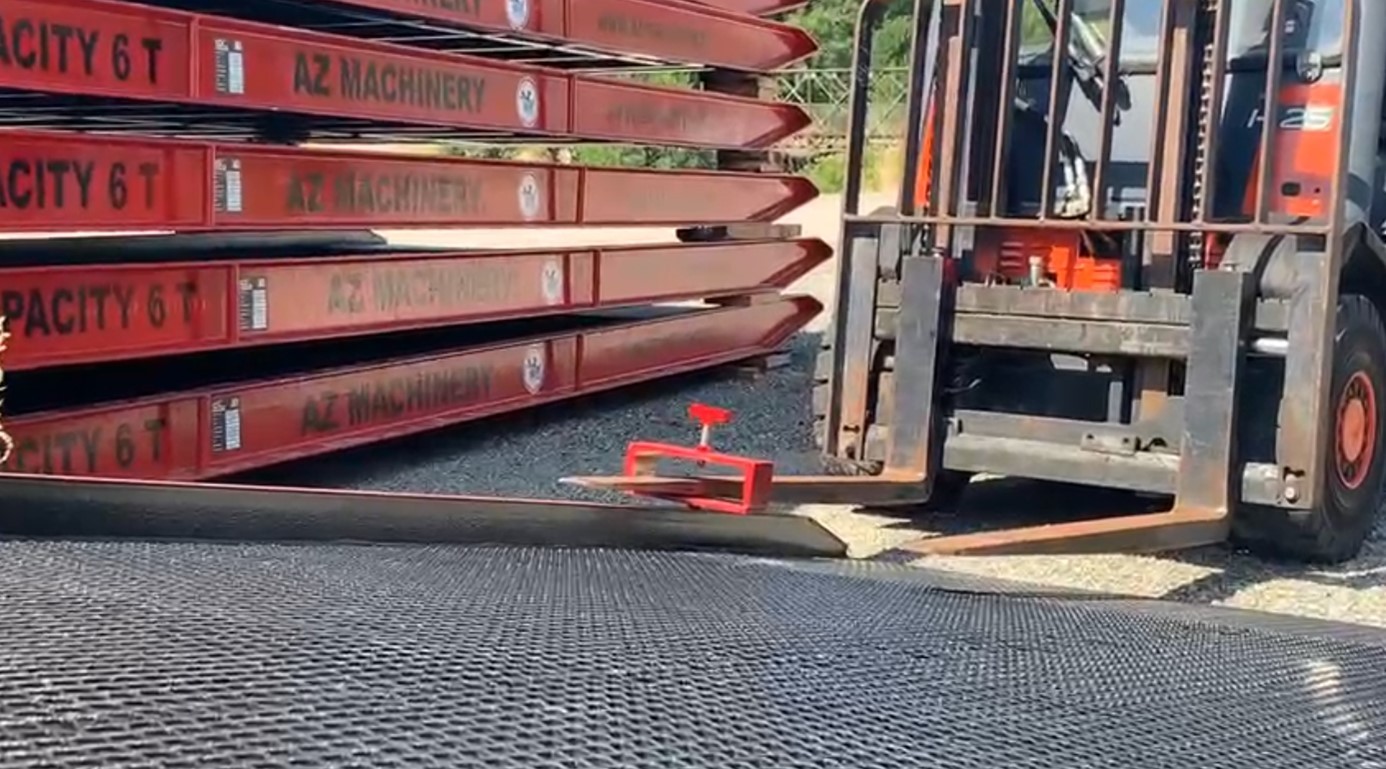 SARL AZ MACHINERY - eladó járművek undefined: 23 kép.