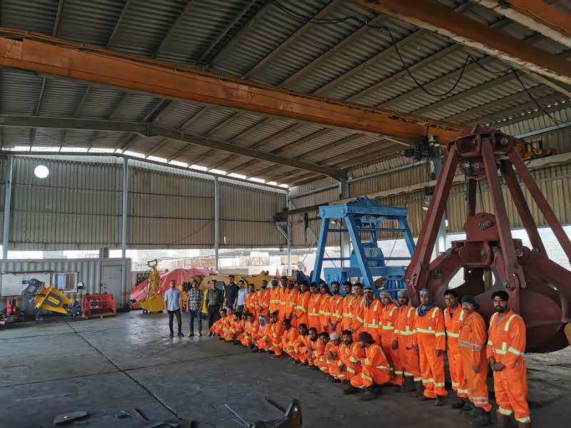 Al Mahad Engineering (AME Attachments) - eladó járművek undefined: 10 kép.