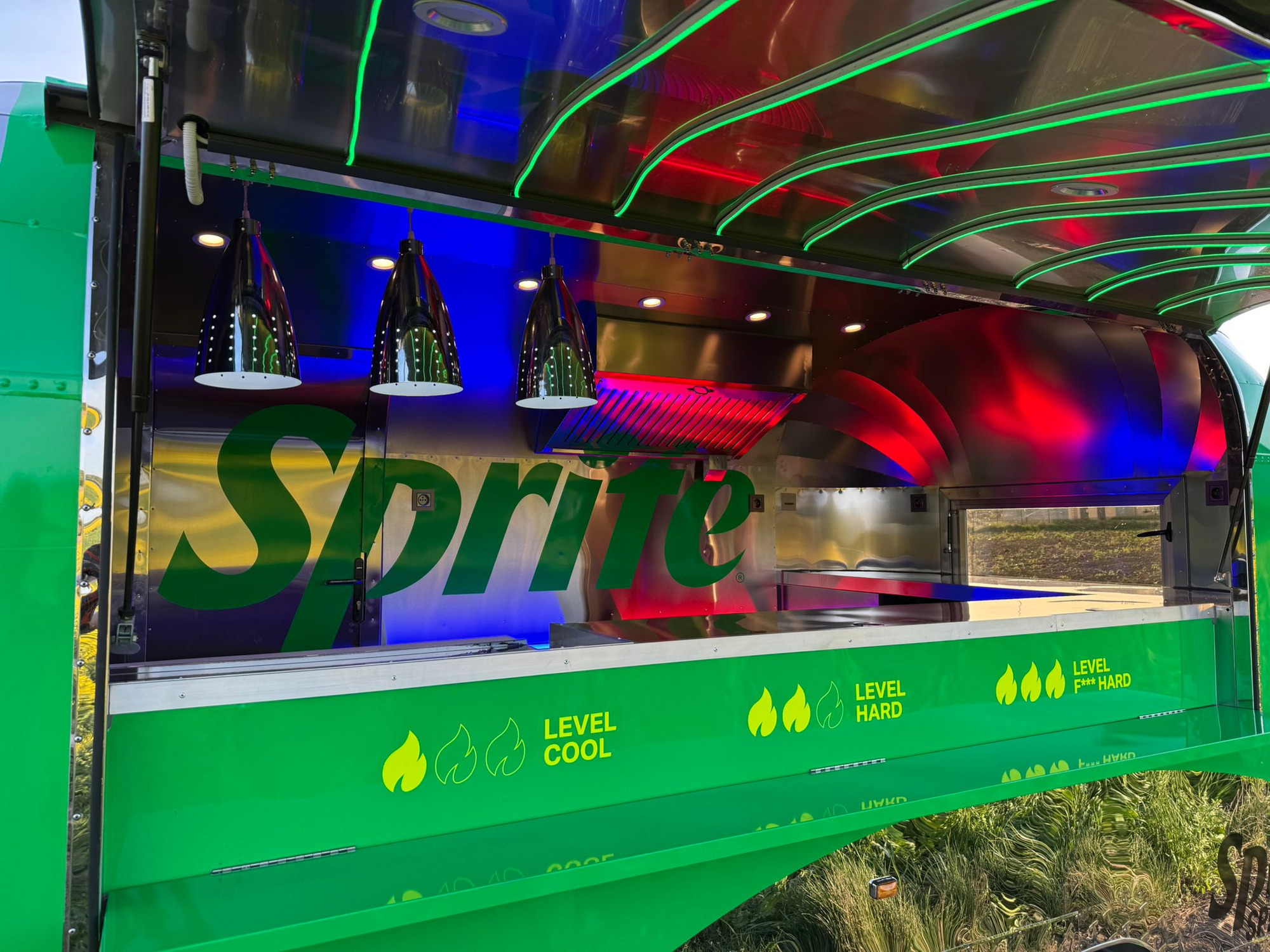 SHINE - American Food Truck undefined: 23 kép.