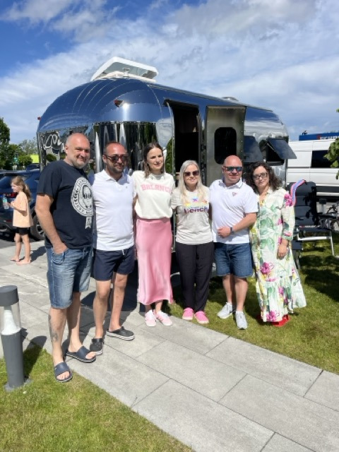 SHINE - American Food Truck undefined: 17 kép.