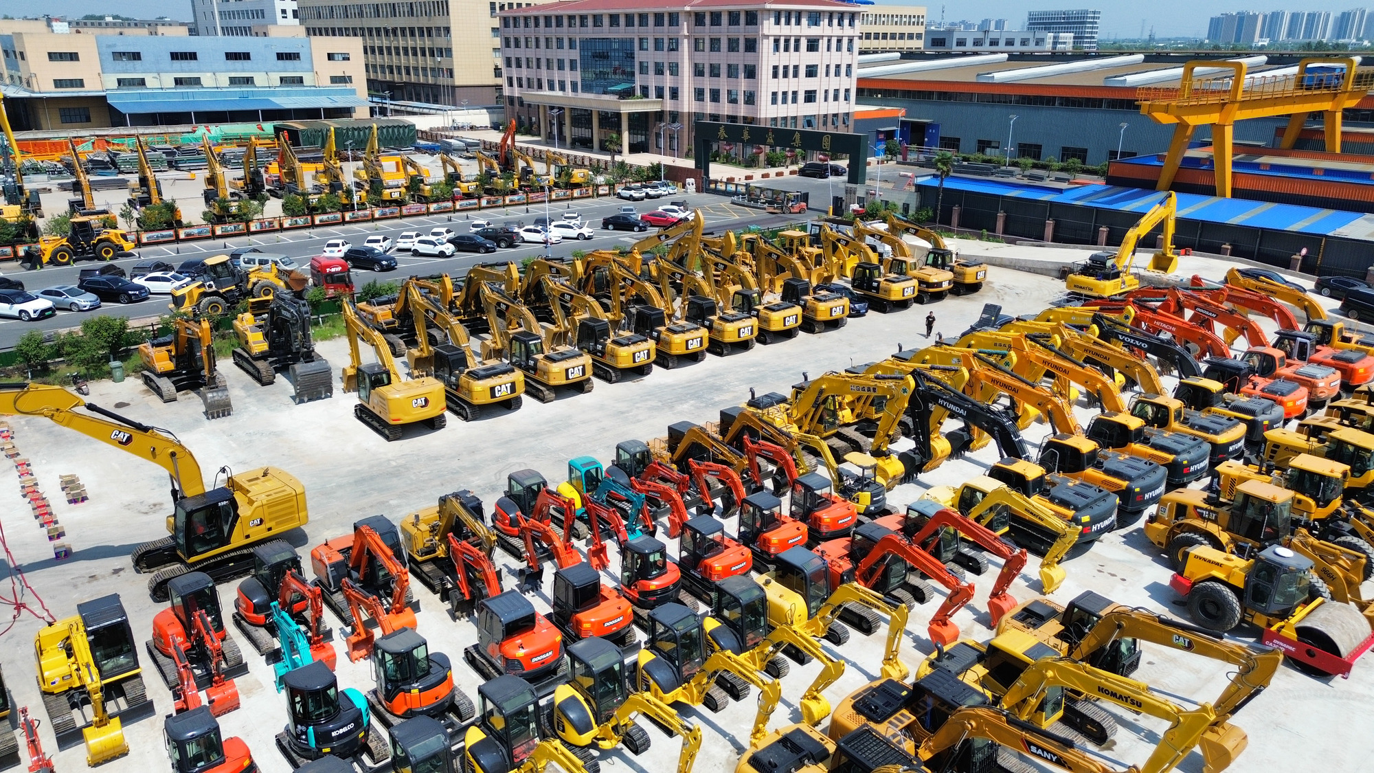 Toaks International Trading Company - Építőipari gépek KOMATSU WA500 undefined: 3 kép.