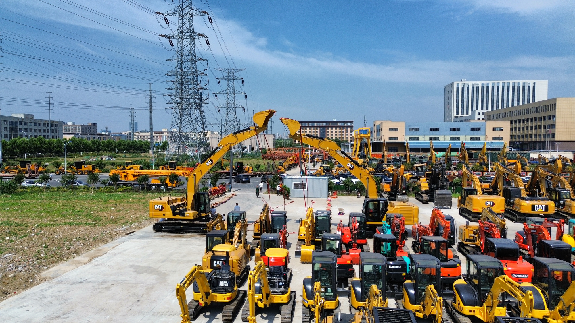 Toaks International Trading Company - Építőipari gépek KOMATSU WA500 undefined: 4 kép.