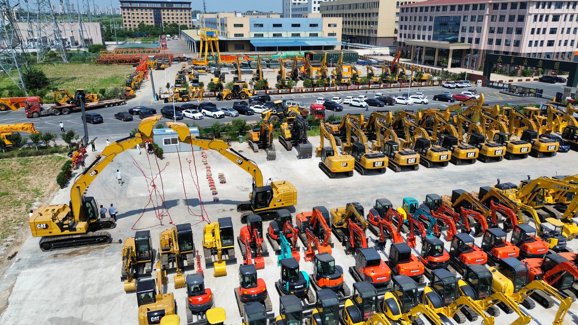 Toaks International Trading Company - Építőipari gépek KOMATSU WA500 undefined: 1 kép.