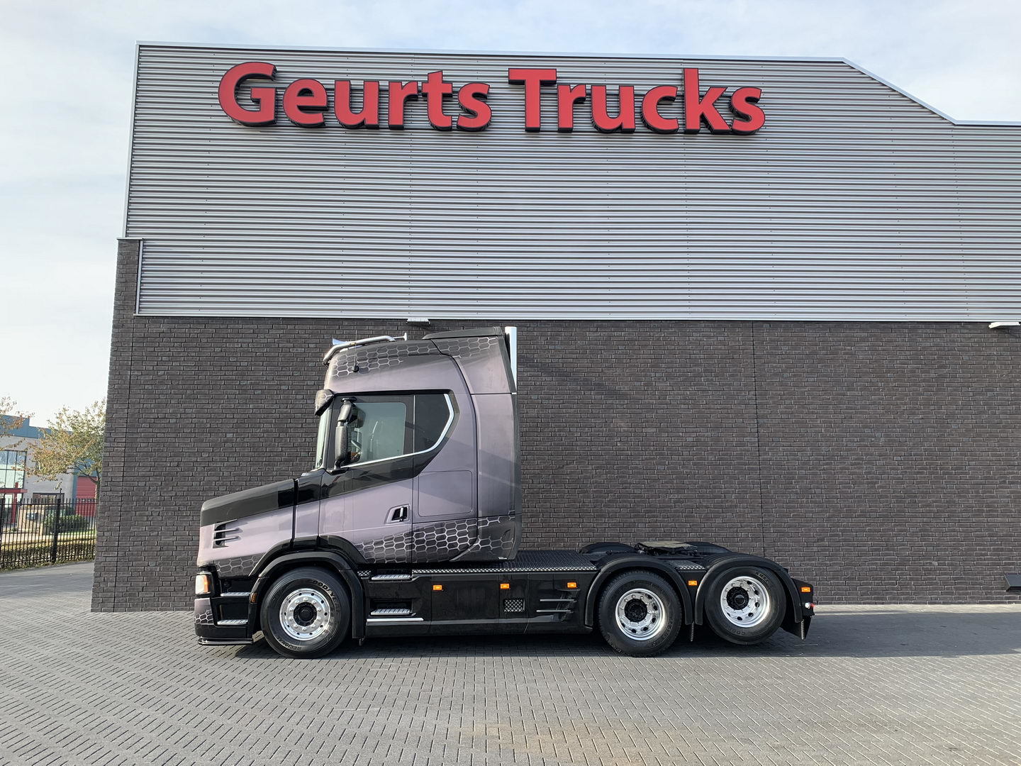 Geurts Trucks B.V. - Nyergesvontatók MERCEDES-BENZ - 8x6, légkondicionáló undefined: 19 kép.