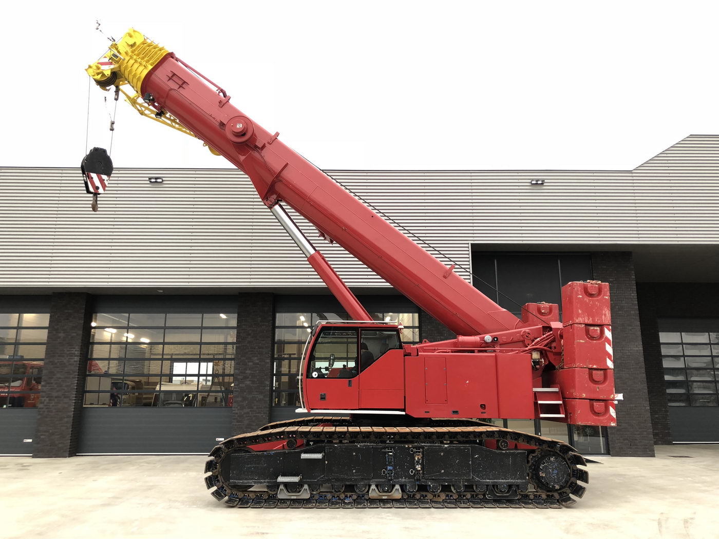 Geurts Trucks B.V. - Nyergesvontatók MERCEDES-BENZ - 8x6, légkondicionáló undefined: 25 kép.