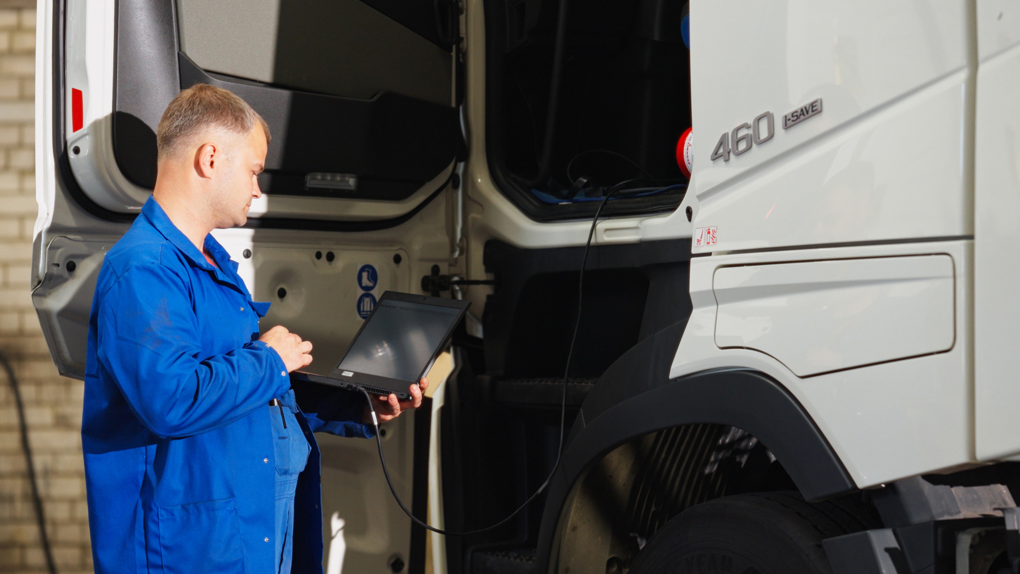 ClassTrucks - eladó járművek undefined: 3 kép.