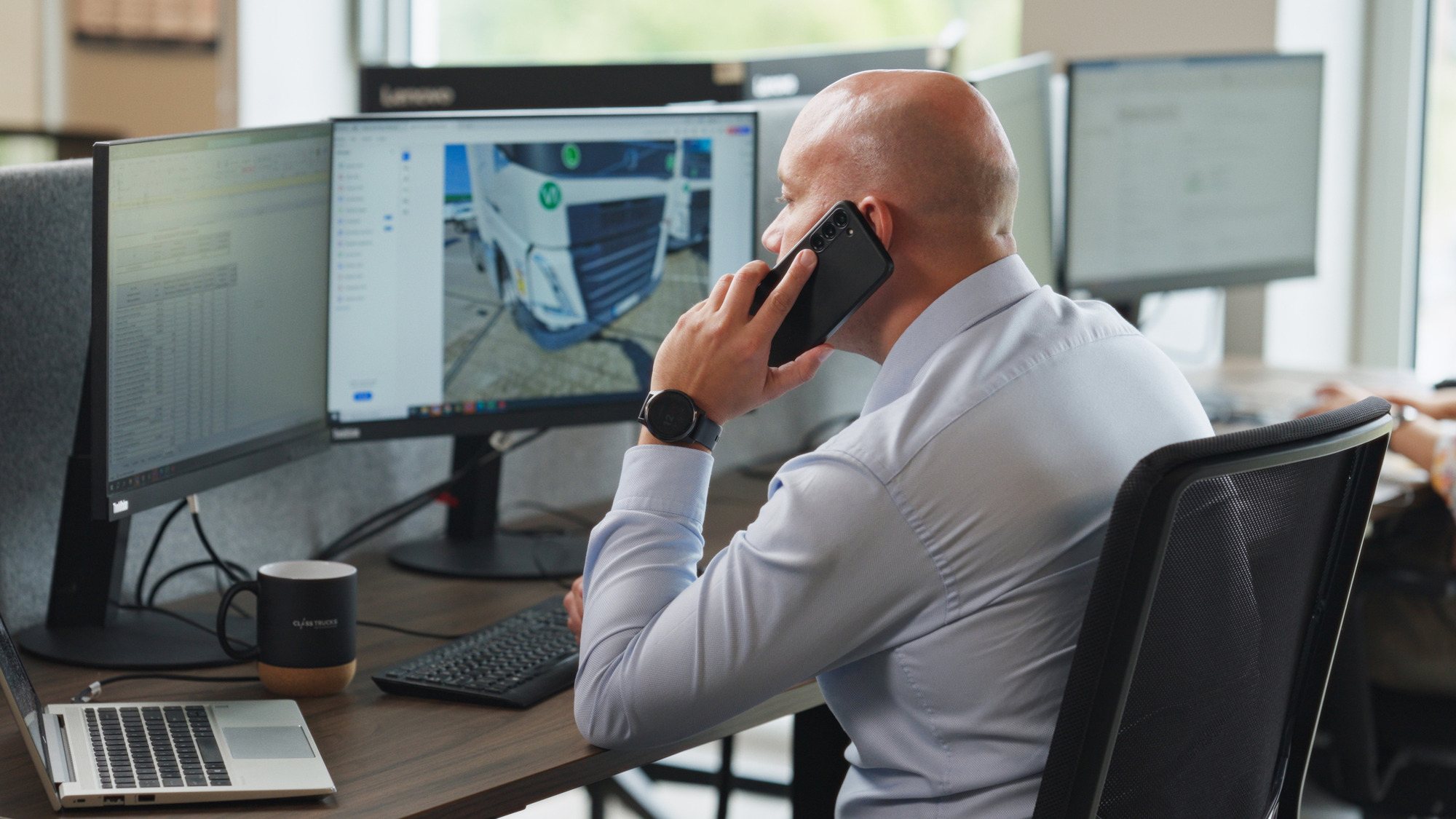 ClassTrucks - eladó járművek undefined: 2 kép.