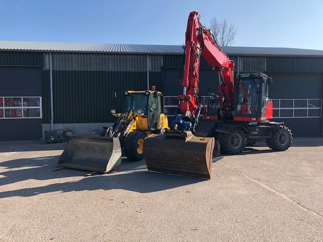 Laan Equipment B.V. - eladó járművek undefined: 4 kép.