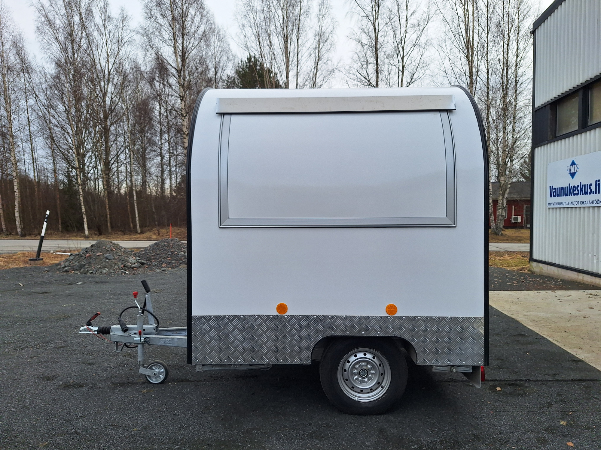 TMK Vaunukeskus Oy - eladó járművek undefined: 23 kép.