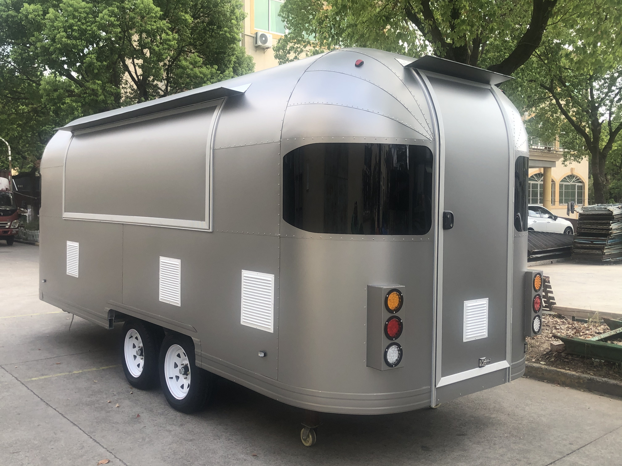 TMK Vaunukeskus Oy - eladó járművek undefined: 10 kép.