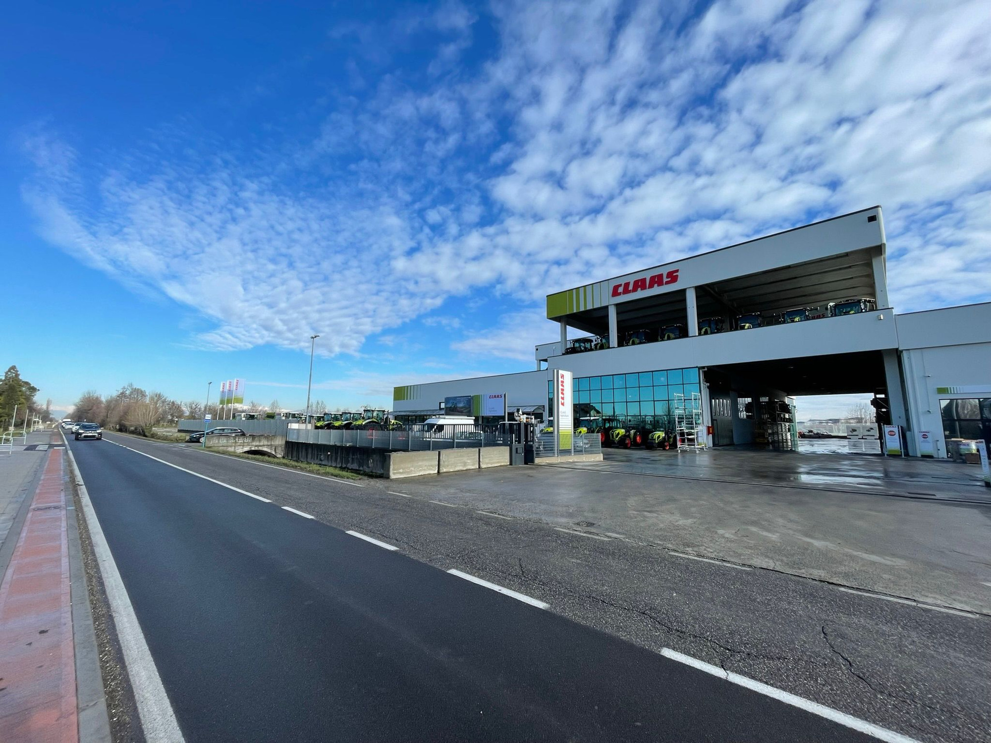 CLAAS Agricoltura S.r.l - Mezőgazdasági gépek JOHN DEERE undefined: 3 kép.