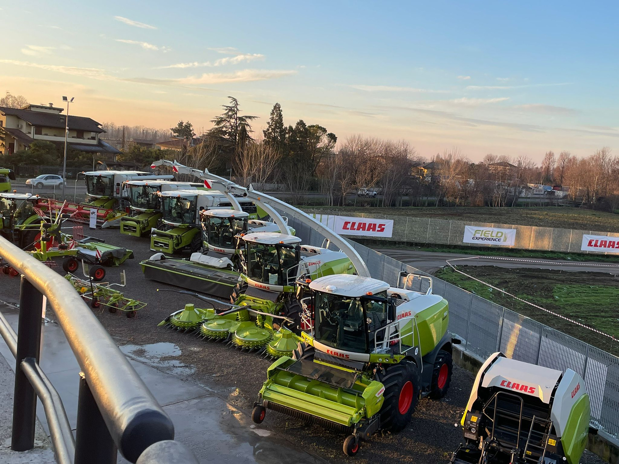 CLAAS Agricoltura S.r.l - Mezőgazdasági gépek JOHN DEERE undefined: 5 kép.