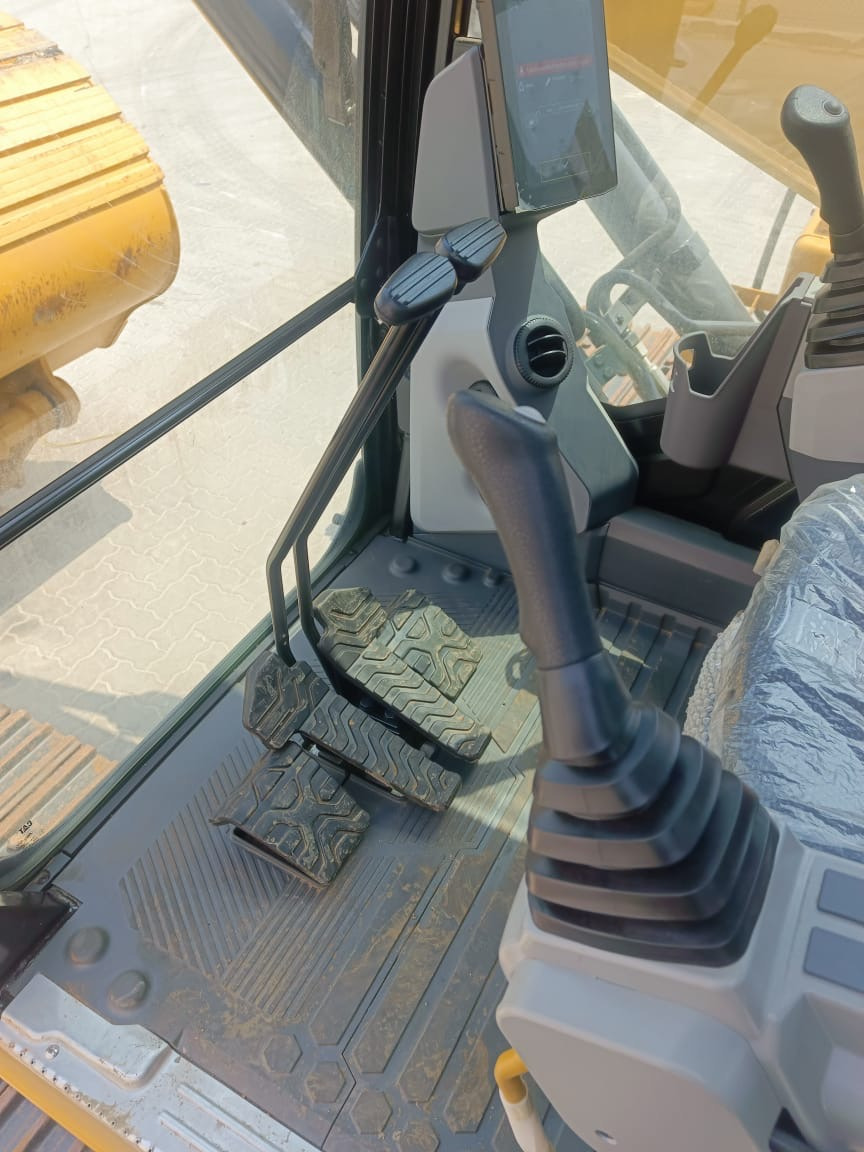 H S Trading Co. LLC - eladó járművek undefined: 6 kép.