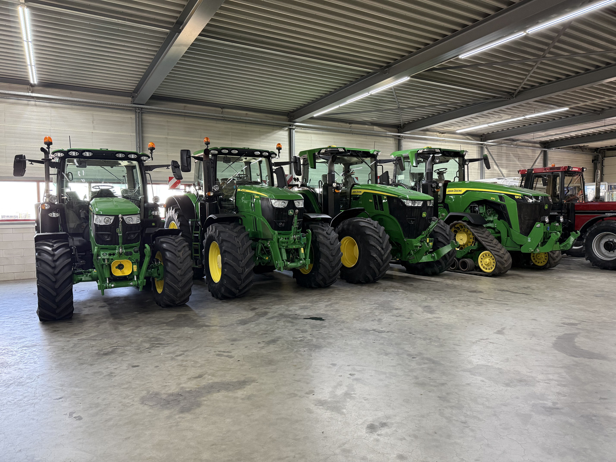 Campo Machinery BV - eladó járművek undefined: 2 kép.