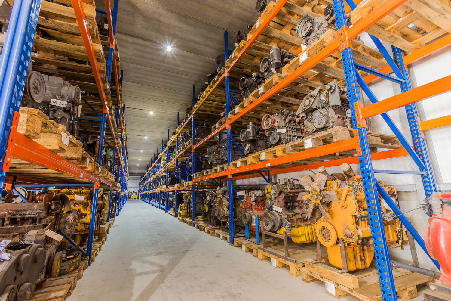 Overbeek Bouwmachines B.V. - Alkatrészek HYDROMATIK - Év: 1993 undefined: 2 kép.