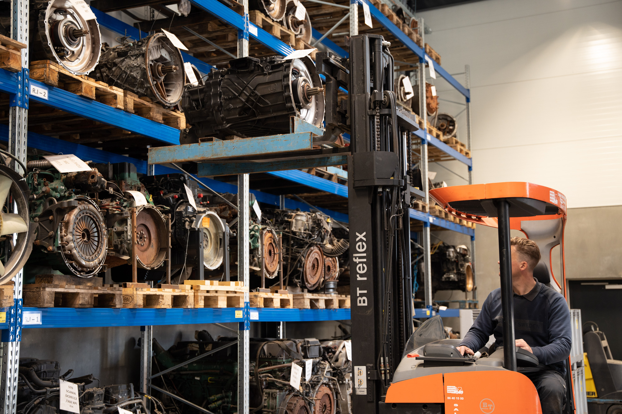 KNL TRUCKPARTS ApS - eladó járművek undefined: 5 kép.