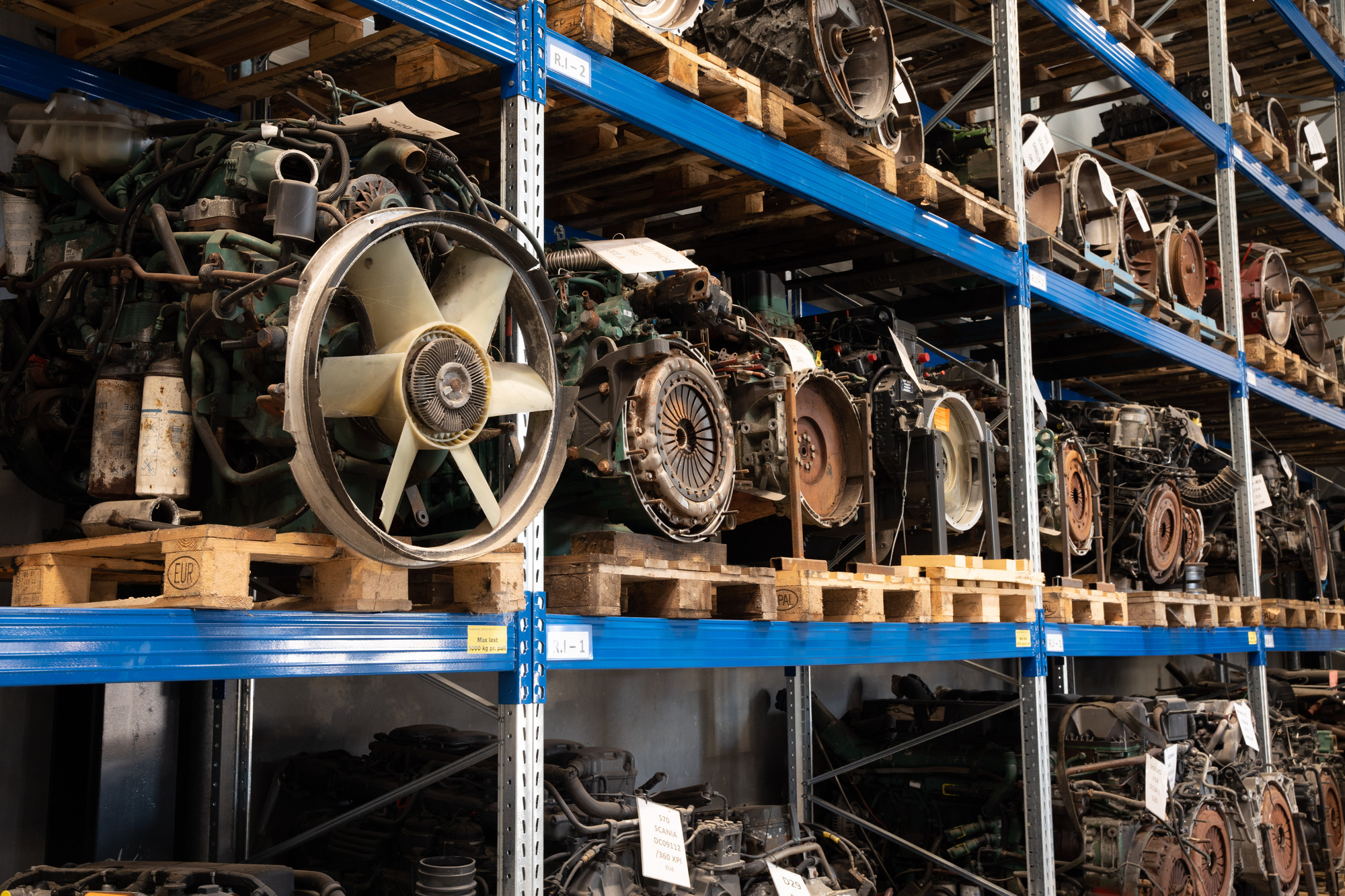 KNL TRUCKPARTS ApS - eladó járművek undefined: 7 kép.