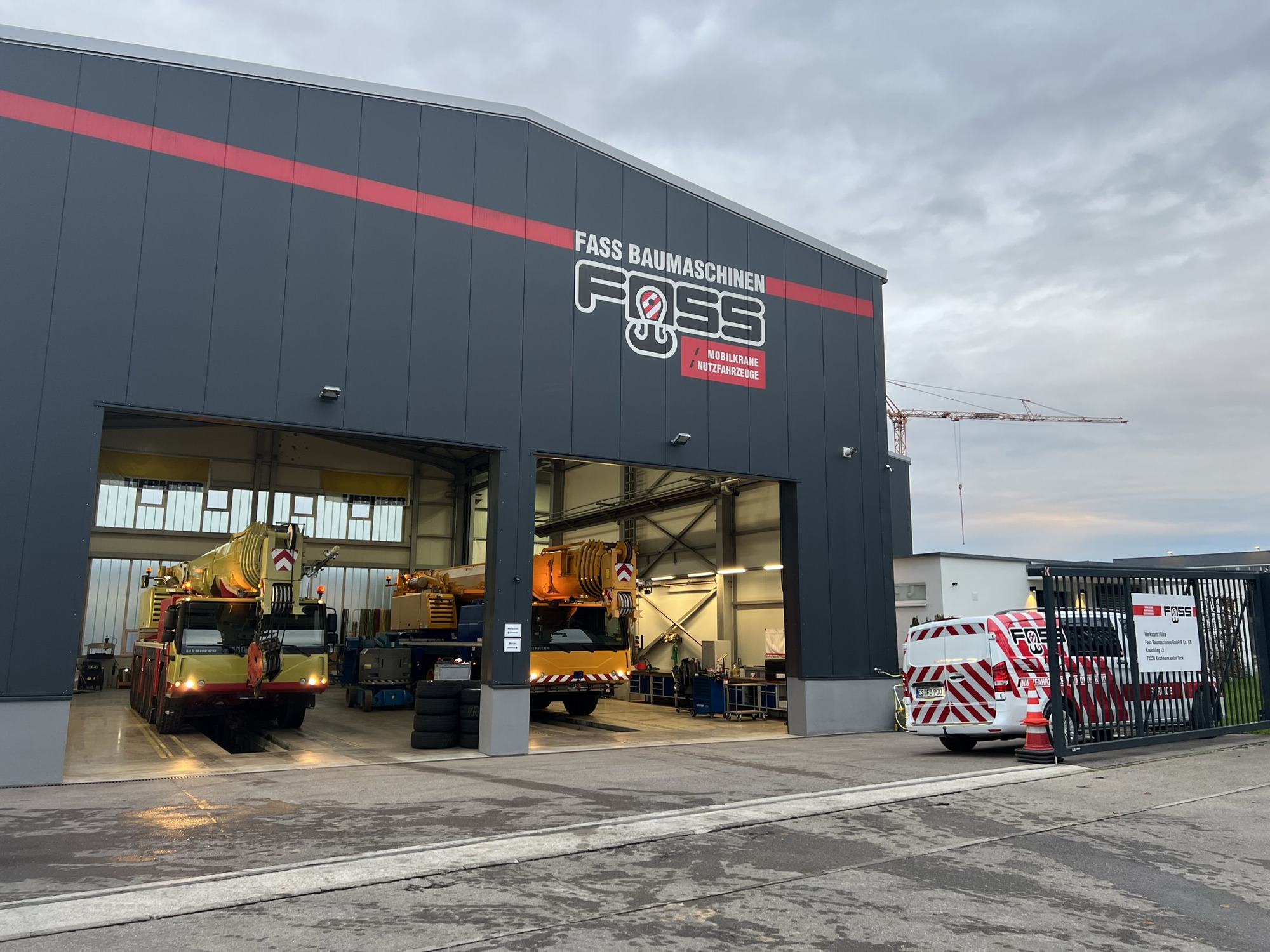 Fass Baumaschinen GmbH & Co. KG - Teherautók - új, dízel, rakodódaru undefined: 1 kép.