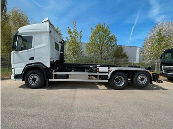 Horgos rakodó teherautó DAF FAN XF 480 NGD: 2 kép. Horgos rakodó teherautó DAF FAN XF 480 NGD: 2 kép.