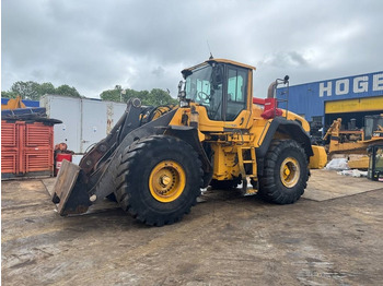 Gumikerekes homlokrakodó VOLVO L180G