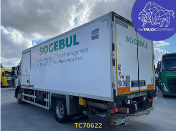 Dobozos felépítményű teherautó Renault D 320: 2 kép.