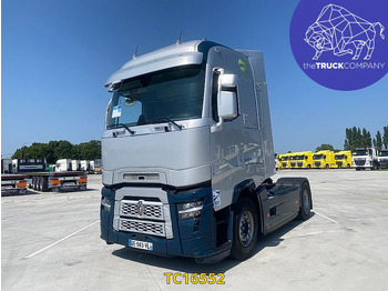 Nyergesvontató RENAULT T 520
