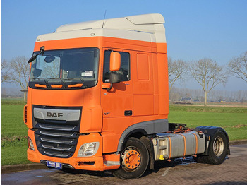 Nyergesvontató DAF XF 450: 2 kép. Nyergesvontató DAF XF 450: 2 kép.