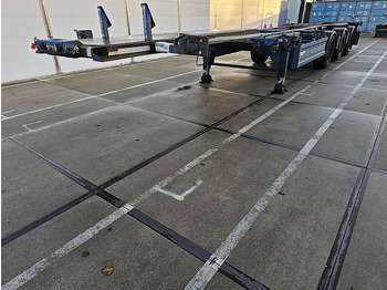 Félpótkocsi cserefelépítményes RENDERS